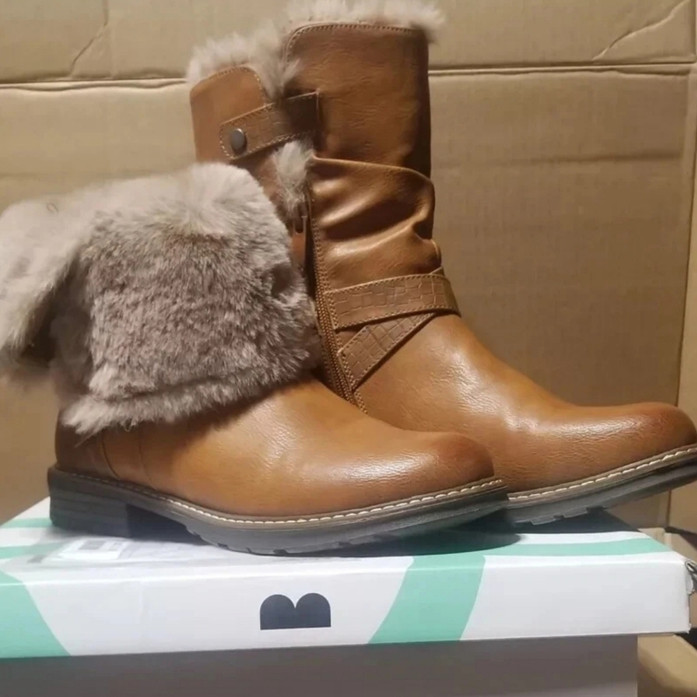 EMMSHU"WAFFLE"FAUX FUR SLOUCH AND BUCKLE DETAIL MID-CALF BOOT